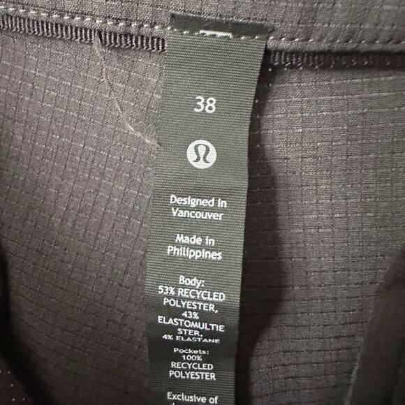 Lululemon ABC Classic-Fit Short 7"
WovenAir Men’s Size 38 Solar Gray - Picture 6 of 13